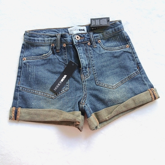 Fashion Nova Pants - NWT Fashion Nova Medium Wash Denim Shorts Juniors 1 / Women's XS Rolled Cuffs